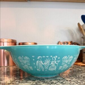 Vintage Pyrex Amish Butterprint Cinderella mixing bowl 4qt model number 444